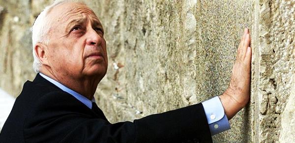 srail'in son 8 yln komada geiren eski babakan Ariel aron'un lm dnya basnnda gnn fla haberi olarak manetlerde yer ald.