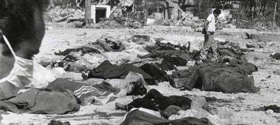 <p><b>NCEDEN ANLAMILAR</b></p>  Katliam sonrasnda hazrlanan raporlarda ifade edildiine gre 16 Eyll 1982 akam katliam gerekletiren falanjist milislerden biri sz konusu kamplar kuatma altnda tutan Siyonist glerin subaylarndan biriyle irtibat kurarak, yannda 45 kiinin olduunu bunlar hakknda ne yapacan sordu.