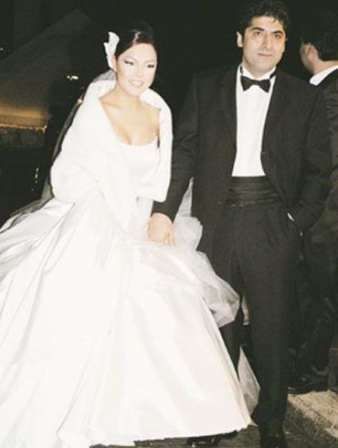 Ebru Gnde ile mer Durakn evlilik resmi