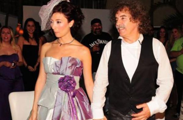 Derya Krolu ile Aye zgrkayann evlilik resmi