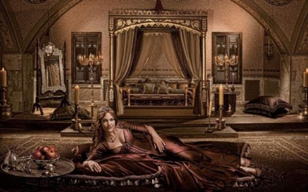 <p><b>MUHTEEM YZYIL</b></p>    Muhteem Yzyl TV dnyasnda devrim yapan bir proje olarak balad. Ad gibi muhteem bir dnem dizisi oldu. Gerek prodksiyonu gerek yks gerek oyunculuklaryla...