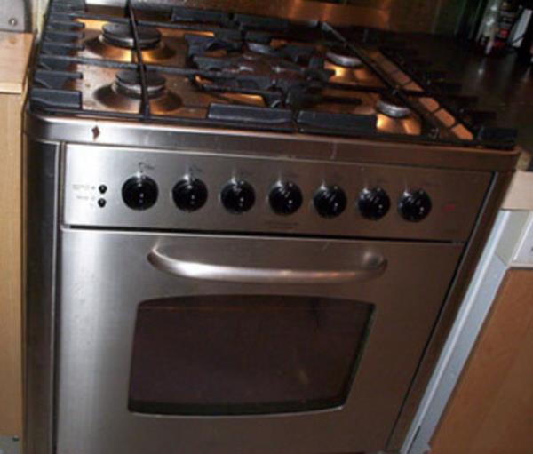 Mikrodalga frnlarda piirme sresi 2- 10 dakika, stma ise 10- 30 saniyedir. Bu nedenle geleneksel frnlara gre yzde 50 daha az elektrik harcarlar. Az miktarda yiyeceklerin piirilmesinde tercih edilmelidir.