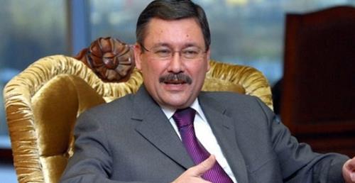 Bu kategoride ipi gsleyen isim 4 dnemdir Ankara Bykehir Belediye Bakanl koltuunda oturan Melih Gkek oldu.