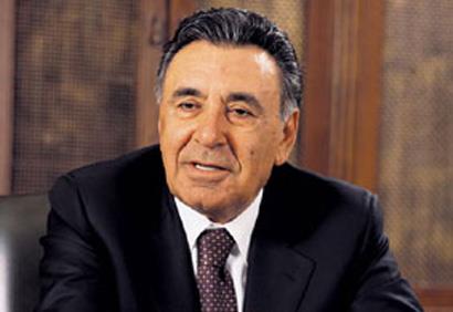 H�rriyet, Radikal gibi gazetelerle birlikte Kanal D, CNN T�rk'� b�nyesinde bar�nd�ran Ayd�n Do�an, enerjiden perakendeye, sanayiden turizme, in�aattan finans sekt�r�ne kadar bir�ok ticari alanda faaliyet g�steriyor.