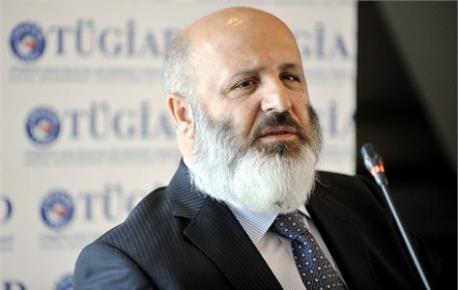 Ak�am Gazetesi ve Sky T�rk televizyonunu TMSF'den alan eski sosyalist Ethem Sancak, medya d���nda, Hedef Ecza Deposu'nu kurdu ve halen Alliance Holding Y�netim Kurulu Ba�kan�. Sancak, medyaya Star Gazetesi'nin alarak girmi�ti.