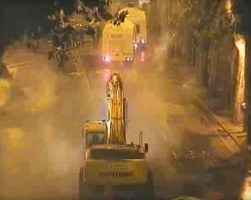 �ar��n�n kep�e ka��r�p polis kovalamas�