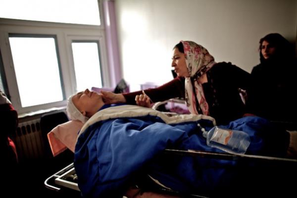 "Ameliyat tam bir mucizeydi. Sadece kanserli dokuyu ��karmay� ba�ard�lar. �u an evdeyim ve mutluyum. Omuzlar�mdan iki 'mutluluk kanad�n�n' ��kt���n� hissediyorum." Ekim 2013