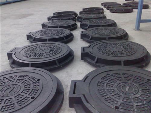 Kanalizasyon kapa��n�n kare alt�gen vs. de�il de,daire �eklinde olmas�n�n sebebi daire �eklindeki kapa��n yan d�nse de i�eri d��memesidir.