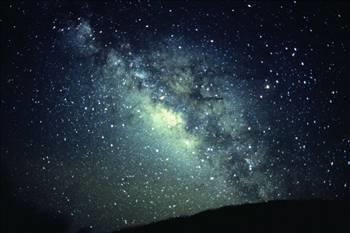 lhan, II. Beyazt zamannda astrolojinin gelitiini ve Beyazt'n Osmanl mparatorluu'nun en nemli limlerinden Kadzade Rumi ile Ali Kuu'nun torunu, astronomi, matematik limi Mirim elebi'den "lm-i ncum" yani astroloji dersi alm.