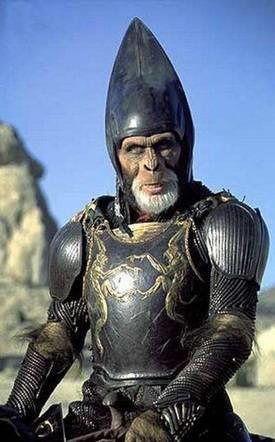 Sinemada maskelerinin ve kostmlerinin altnda grdmz aktrlerin gerek yzleri ve filmlerdeki karakterleri.