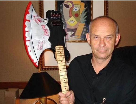 Sinemada maskelerinin ve kostmlerinin altnda grdmz aktrlerin gerek yzleri ve filmlerdeki karakterleri.