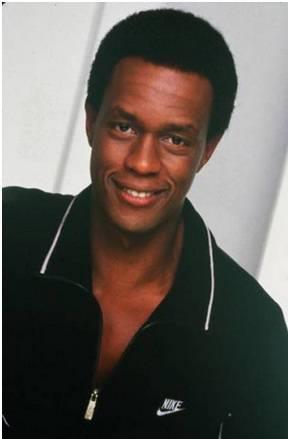 Sinemada maskelerinin ve kostmlerinin altnda grdmz aktrlerin gerek yzleri ve filmlerdeki karakterleri.