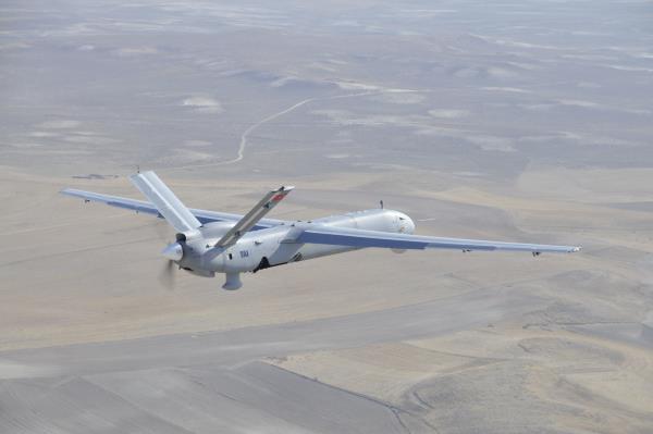 <p><b>ANKA - NSANSIZ HAVA ARACI</b></p>    Adn efsanevi masal kuu Zmrd- Anka kuundan alan insansz hava arac Trk havaclk irleti TAI (Turkish Aerospace Industries) tarafndan retildi.  <p>Test uuundan da baaryla kan Anka, 17,3 metre kanat akl, 8 metre boy ve bin 600 kilo kalk arlyla kendi snfnn en st kapasiteli uaklar arasnda yer alyor. </p>