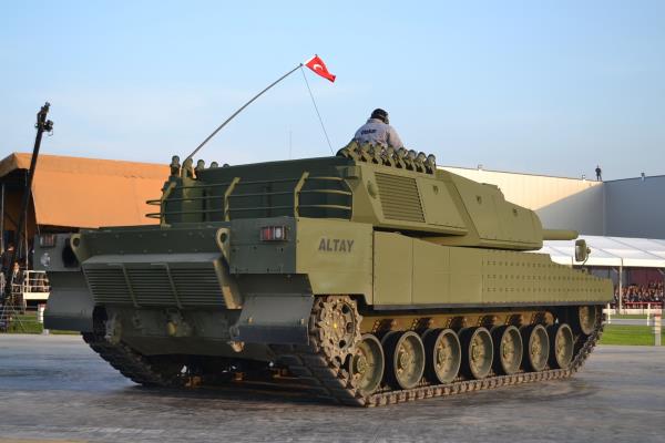 <p><b>ALTAY - MLL TANK</b></p>    Altay projesinin teknik destek salaycs Gney Kore'nin Rotem firmasdr. "Altay" olarak adlandrlan tankn tasarm, gelitirme, prototip imalat, test ve sertifikasyon aamalarnn tamamlanmas iin 500 milyon dolar mali kaynak ayrlmtr.