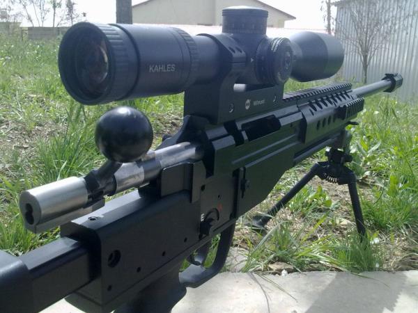 Tfein zellikleri arasnda, dier keskin nianc tfeklerinde olmayan dipik boy mesafe ayar, kaynak (elmack kemii - tfek temas noktas) blgesi ykseklik ayar, tetik ve kabza aras mesafe ayar zelliklerine sahiptir.