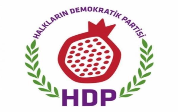<p>zmir nfusunun yzde 1.61'si zorunlu ge maruz kalm.</p>   <b>Bunlarn;</b>   <p>yzde 87'si HDP'ye, </p>  yzde 13's AKP'ye oy vereceini belirtiyor.