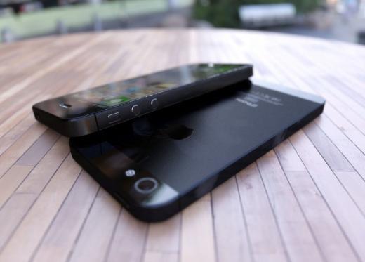 Metal paralardaki renklerin deimi olmas, su hasarnn bir iaretidir.