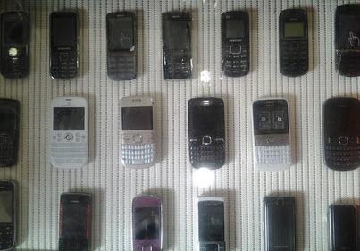 Fiziksel grnm Telefonun iine herhangi bir sv katysa, onun yavaa bozulmasna neden olabilir.