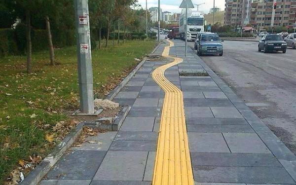 Grme engelli arkadalarmz iin dnlm slalom simlasyonu