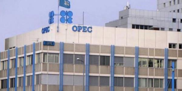 Listemizin 2. srasnda yine 'petrol' bulunuyor. 10. srada yer alan BPden size bahsetmitik. Fakat imdi srada 'Petrol hra Eden lkeler (OPEC) var. Suudi Arabistan, ran, Venezella, Birleik Arap Emirlikleri, Kuveyt, Libya gibi lkelerin oluturduu bu organiasyon dnyann en byk pazarlarndan birini ellerinde tutuyorlar.