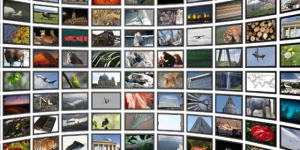 Dnyadaki en byk endstrilerden biri de televizyon. Televizyon derken Hollywood ya da nllere aklnz gitmesin, o programlar, kanallar izlediiniz ekrandan bahsediyoruz. Televizyon endstrisi son yllarda devasa hamlelere imza att. Televizyonlar git gide inceldi ve geniledi. LEDden 3D tv lere, izlediiniz programlar olduka gereki klan cihazlar piyasaya kt.