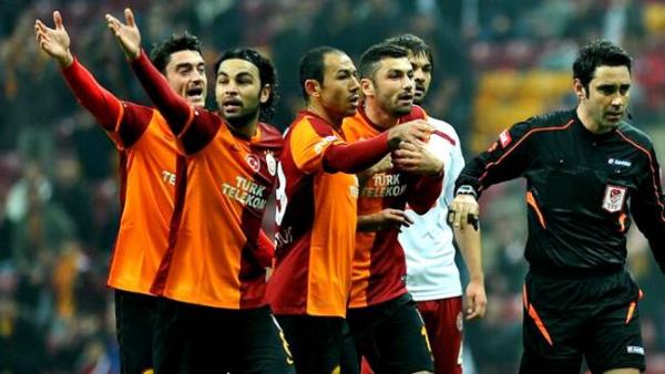 @sedat_uA amrabat guzel veda etti ama bruma kotu kapatti umarim bu kaybi hirsa cevirir ve bomba gibi geri doner