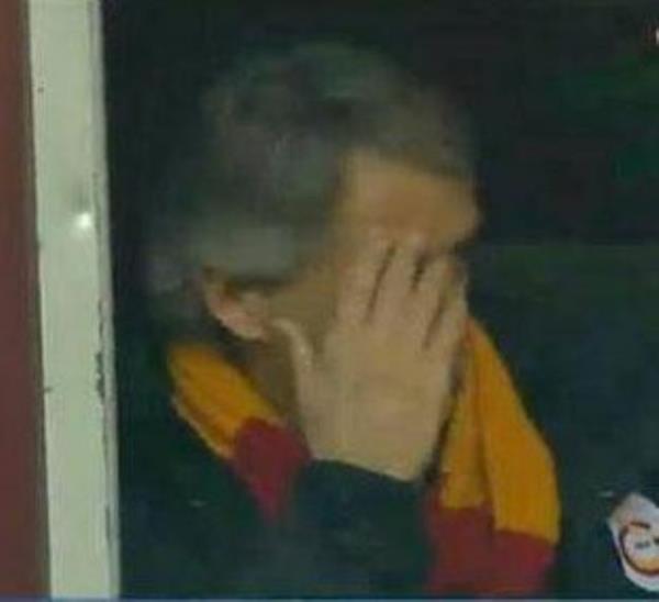 Amrabat'n bu kutlamas srasnda kamera Mancini'ye dnnce talyan hocann ilgin bir glmsemesini yakalad. Bu glmseme sosyal medyada byk yank uyandrd? <b>TE O YORUMLARDAN BAZILARI...</b>