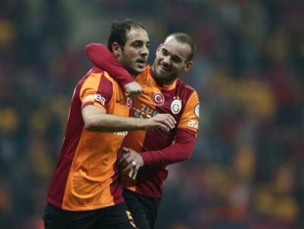 Devre aras transfer dneminin en hareketli takm olan Galatasaray'da, yabanc oyuncu snrlamas nedeniyle sat listesinde Nordin Amrabat da yer alyor