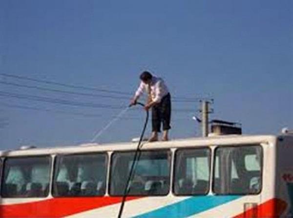 Mola yerinde otobs ykayan mola yeri alan