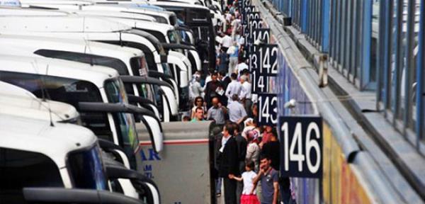 Terminalde durmadan 'Tanmadnz kiilerden yiyecek ve iecek ikramlarn kabul etmeyin.' anonscu