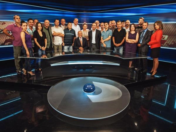 Sevgili seyirciler size scak bir gelime aktarmak istiyorum, imdi geldi Madrid'in Midyat ilesinde Sryani bir rahip karld.