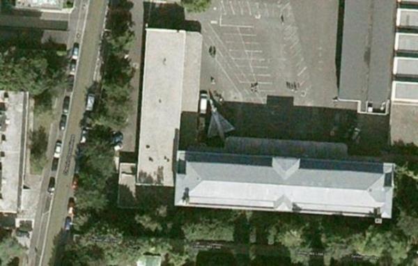 Bu jetin Paris'teki bir otoparkta ne ii var?