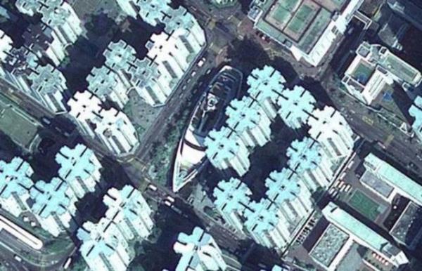 Hong Kong'daki gemi enkaz aslnda bir alveri merkezi.