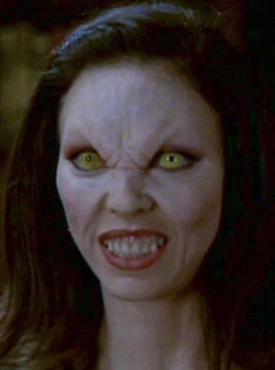 te plastik makyajla klktan kla giren yldzlar...