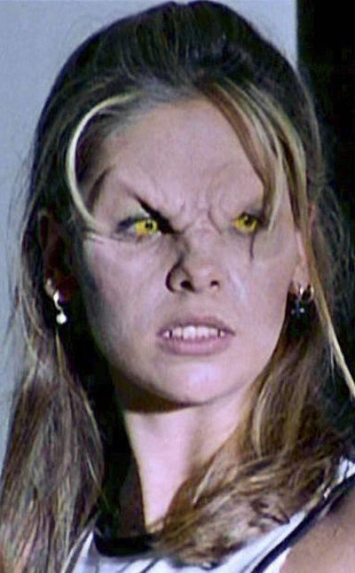 te plastik makyajla klktan kla giren yldzlar...