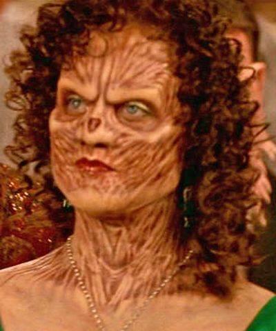 te plastik makyajla klktan kla giren yldzlar...