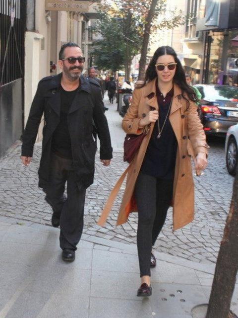 Okul sonras� d�nemde ise her ay�n 1. ve 3. hafta sonlar� Cem Y�lmaz'�n yan�nda kalacak olan Kemal, Kurban Bayramlar�'n� babas�n�n yan�nda, Ramazan Bayramlar�'n� annesinin yan�nda ge�irecek.