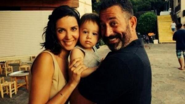 Cem Y�lmaz, 2013'�n son saatlerinde bo�and��� e�i Ahu Ya�tu'ya bir servet �derken bo�anma protokol�nde o�lu Kemal'in gelece�ini de g�vence alt�na ald�.