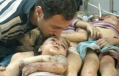 <p>-Caesar: "Ortam mezbahaya d�nd�"</p>  <p>Bulundu�u ortam�n "mezbahaya" benzemeye ba�lad���n� s�yleyen Caesar,     bunu ispatlamak i�in cesetlerin toplu halde foto�raflar�n� bile �ekti. Daha     fazla dayanamad�... Olup bitenlerden duydu�u derin endi�e nedeniyle �ekti�i     foto�raflar�n bir kopyas�n� g�vendi�i bir ki�iye vermeye ba�lad�.</p>  <p> "Caesar", bu foto�raflar� daha sonra uluslararas� insan haklar�     �rg�tleriyle ili�kili muhalif saflar�ndaki bir akrabas� arac�l���yla Suriye     d���na ��kard�. Eyl�l 2011 tarihinden itibaren foto�raflar d�zenli olarak yurt     d���na ��kart�ld�.</p>