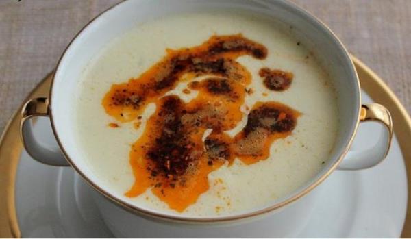 <b>Et suyuyla yaplan orbalar, ok sulu olmasna ramen doyurucu bir zellie sahip.</b>