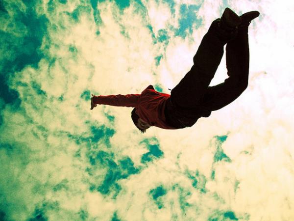 GE YKSELMEK: Asansrle veya baka bir ekilde ge doru hi durmadan ykselme, ryada korku hissi yaratsa da hayra yorulur. Yksek mevkiyi iaret eder!