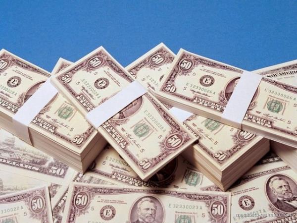 PARA GRMEK: Ryada para almak veya vermek veya tomarla para grmek, parlak ans ve servete; para bulmak, ansnn alacana, zengin olacana iaret eder.