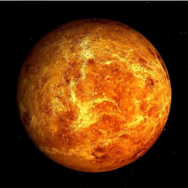 <p><b>16. Vens'te 1 gn, 1 yldan daha uzundur </b></p>  Vens'n kendi etrafnda 1 tur dnmesi Dnya zaman lsyle tam 243 gn srer. Gne etrafnda 1 tur dnmesi ise 224.7 gn.