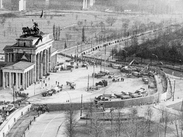 Sebebi, iki tarafta aydnlatma iin farkl tarz ampullerin kullanlmas!