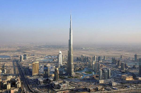 15. Dubai'deki Burj Khalifa gkdeleni o kadar yksektir ki, Gne'in dou ve batn 2'er kez izleyebilirsiniz.