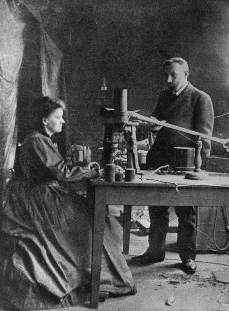 Marie Curie'nin radyoloji biliminin kurucusu ve radyoaktiviteyi kefetmitir.
