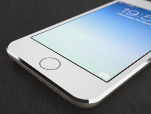 Samsung ile balayan geni ekranl akll telefon dnemi kullanclardan youn ilgi grnce Apple'n da bu akmdan geri kalmayarak iPhone 6'da geni ekran kullanabilecei dnlyor.