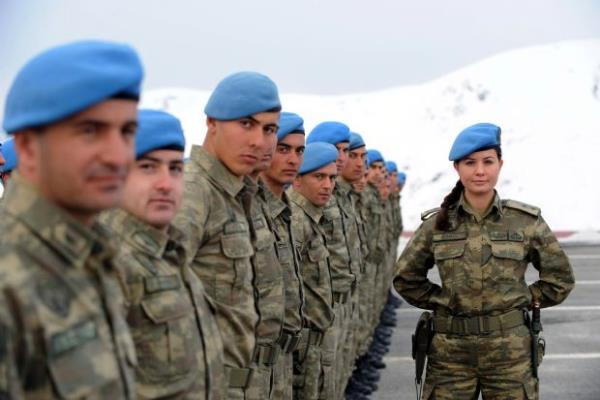 Emrinde bir muvazzaf subay, 4 astsubay ile 110 erba ve er grev yapyor. aracaksnz belki ama Gzide stemen, Hakkari Da ve Komando Tugay'nn tam anlamyla bel kemii.