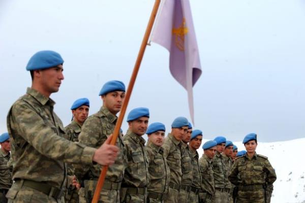 Kara Harp Okulu'ndan 2006'da mezun olan Gzide uhac, 2007'de Isparta Eirdir'deki Da ve Komando Okulu'nda kendi devresindeki yaklak 400 temenle eitim ald.