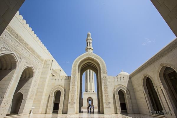 <p><b>Sultan Qaboos Byk Cami</b></p>  Muscat, Oman